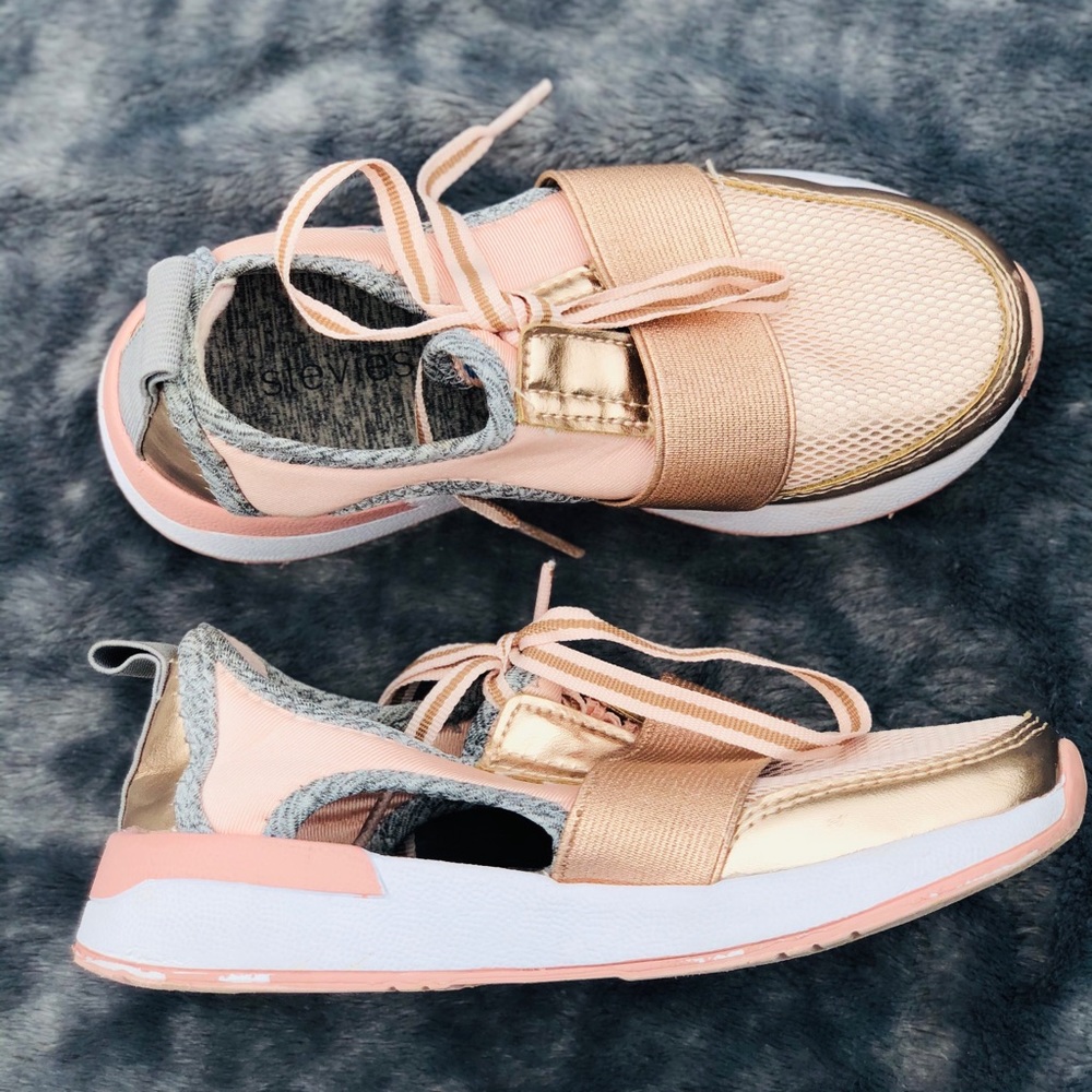 Girls Size 13 pink/grey Stevie’s tennis shoes. $10